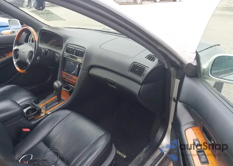 2000 Lexus Es 300 from USA, damaged, VIN JT8BF28GXY5096351